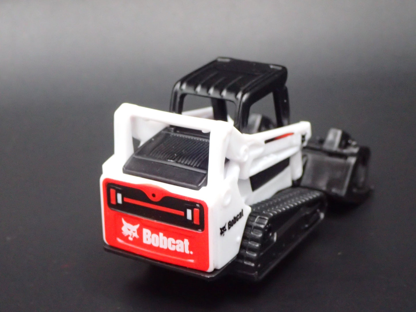 CONSTRUCTION SKID STEER BOBCAT LOADER WHITE 1:64 SCALE DIECAST MODEL CAR