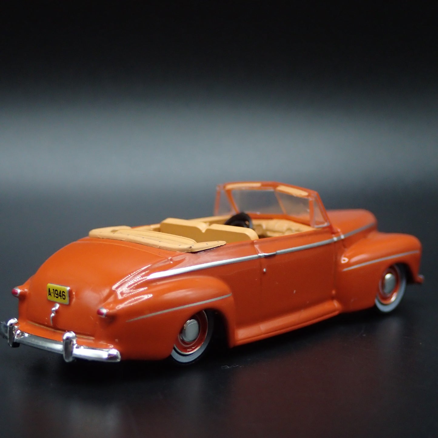 1946 46 FORD SUPER DELUXE CONVERTIBLE 1:64 SCALE COLLECTIBLE DIECAST MODEL CAR