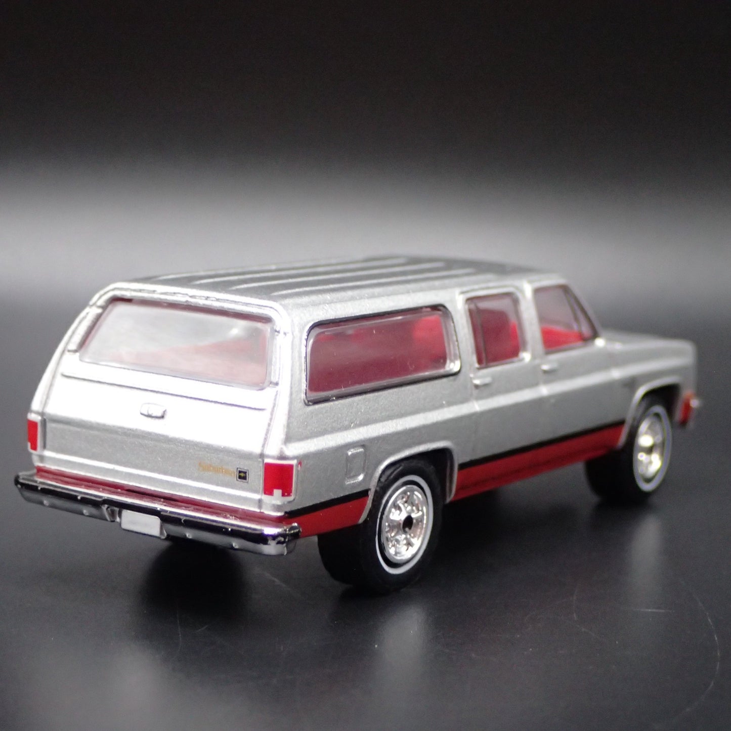 1973-1991 CHEVY CHEVROLET SUBURBAN SILVERADO SILVER 1:64 SCALE DIECAST MODEL CAR
