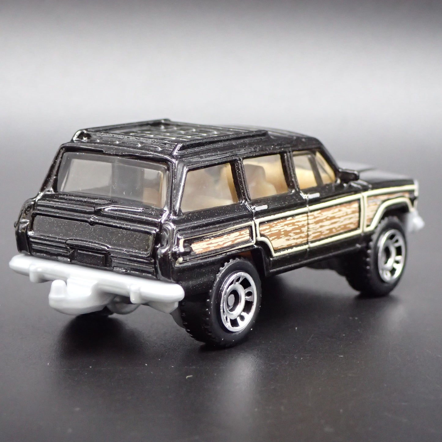 1980-1991 JEEP WAGONEER w/ TOW HITCH BLACK 1:64 SCALE DIORAMA DIECAST MODEL CAR
