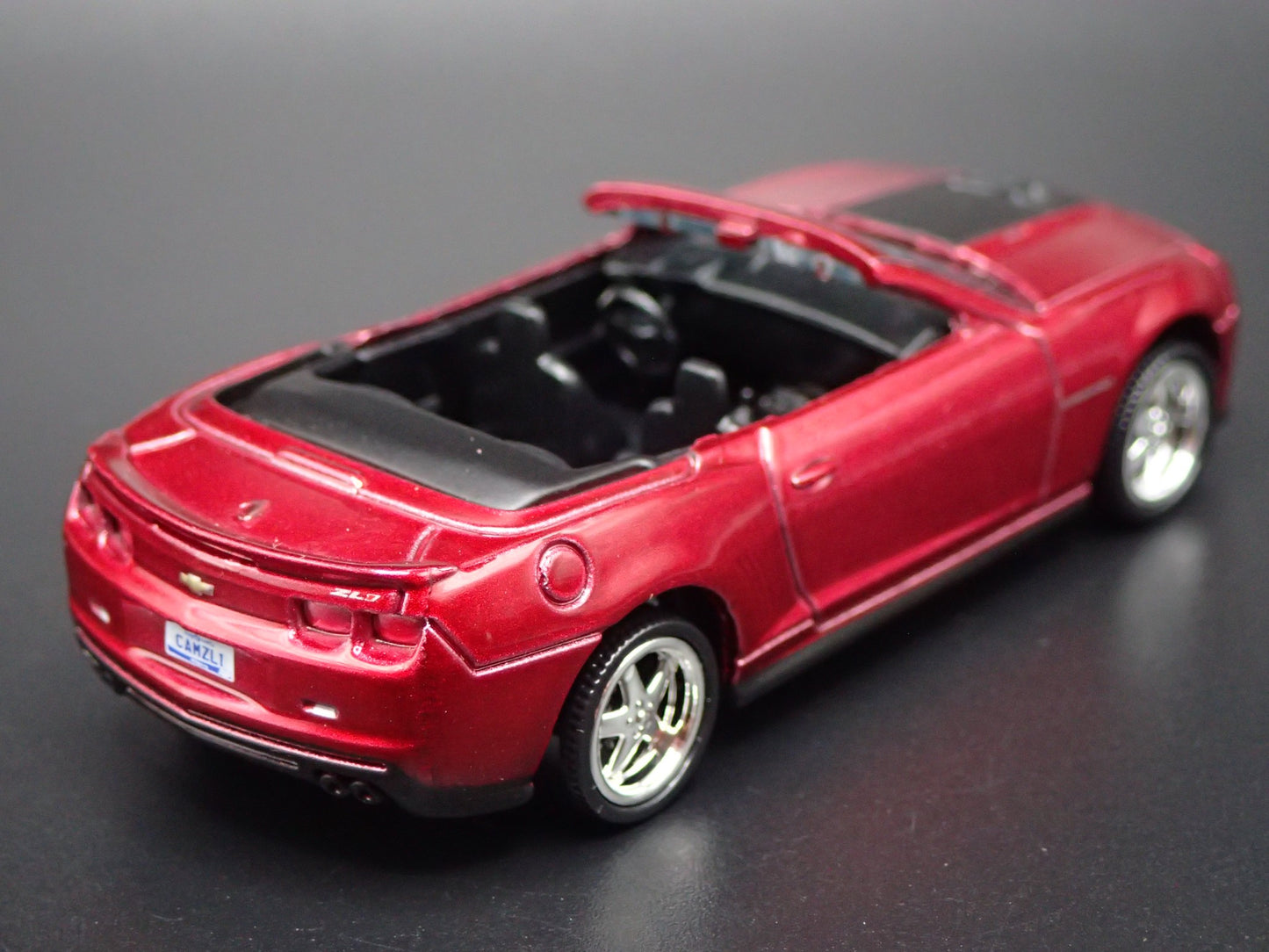 2013 CHEVY CHEVROLET CAMARO ZL1 CONVERTIBLE 1:64 SCALE DIORAMA DIECAST MODEL CAR
