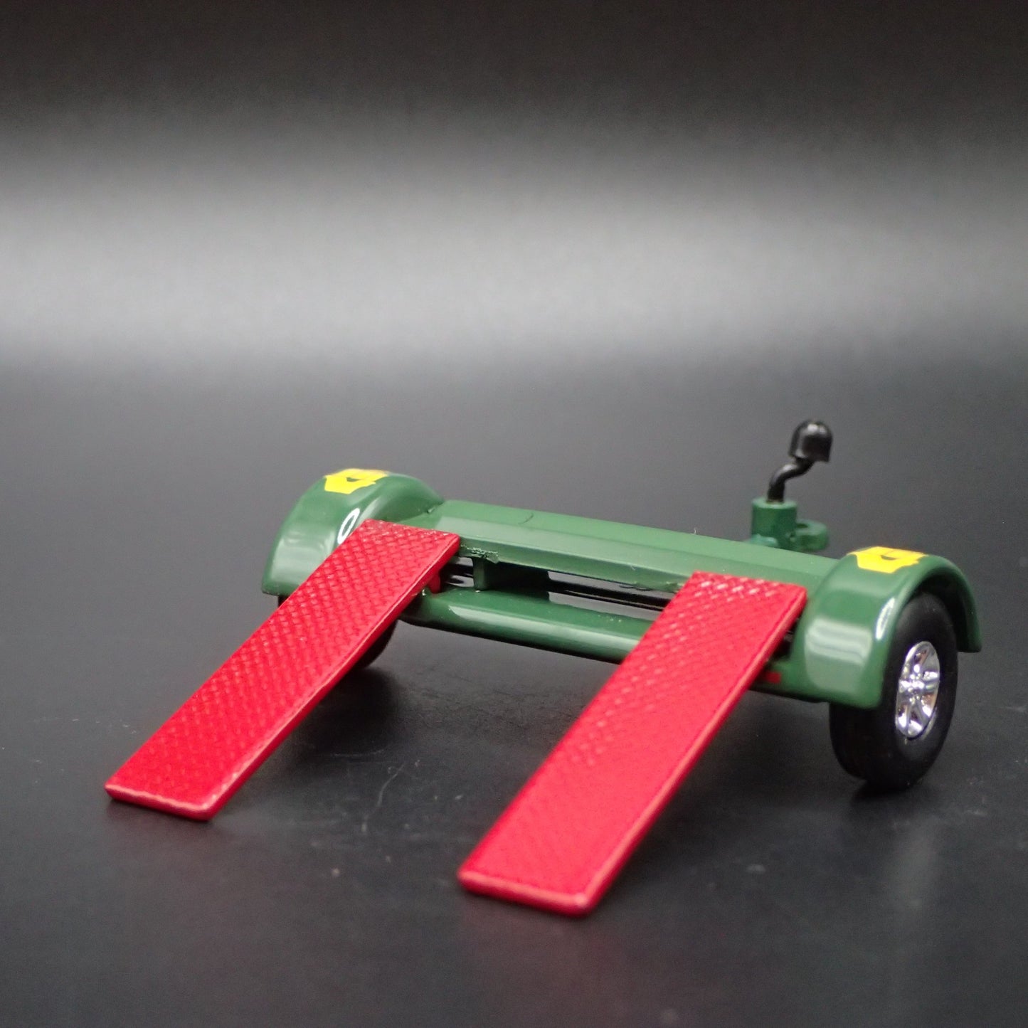 TOW DOLLY CAR TRAILER w/ LOADING RAMPS MAYFLOWER GREEN 1:64 SCALE DIECAST MODEL