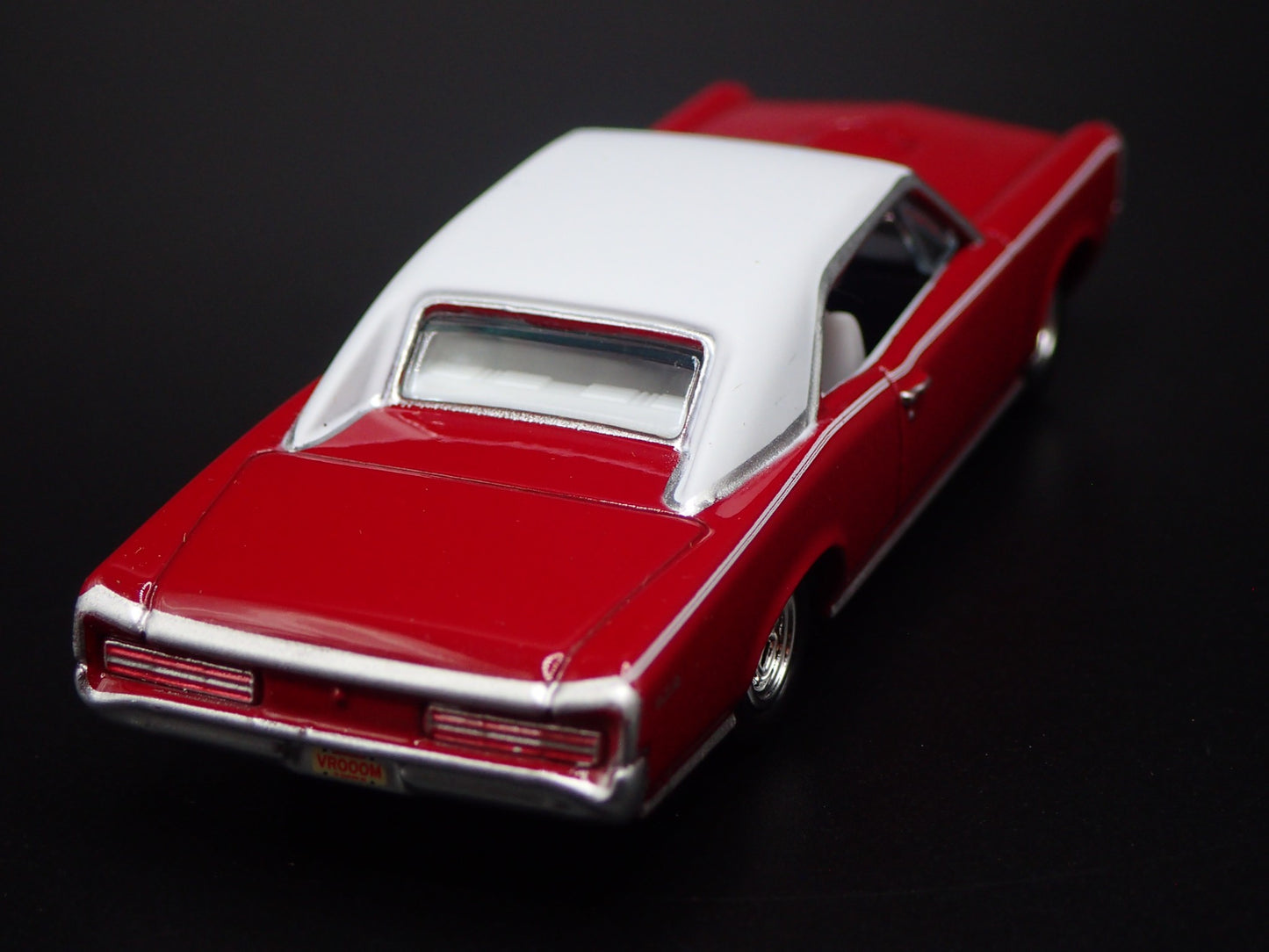 1966 66 PONTIAC GTO MUSCLE CAR 1/64 SCALE COLLECTIBLE DIORAMA DIECAST MODEL CAR