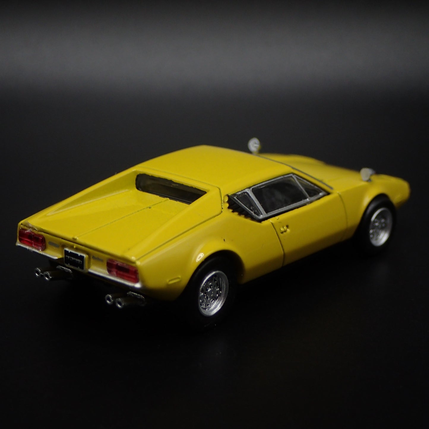 1972 72 DE TOMASO PANTERA RARE 1:64 SCALE COLLECTIBLE DIORAMA DIECAST MODEL CAR
