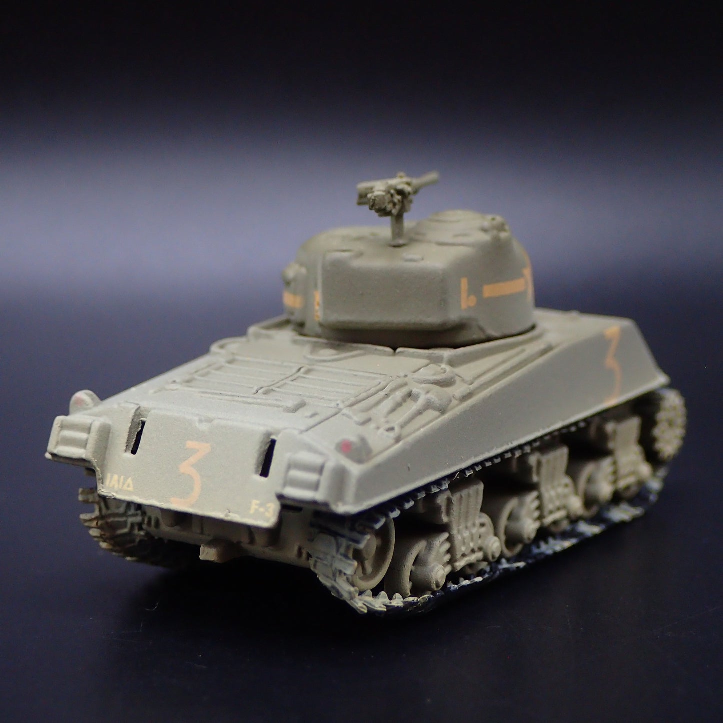 WWII M4A3 SHERMAN TANK ARMY MILITARY TUNISIA CAMP 1:100 SCALE DIECAST MODEL CAR