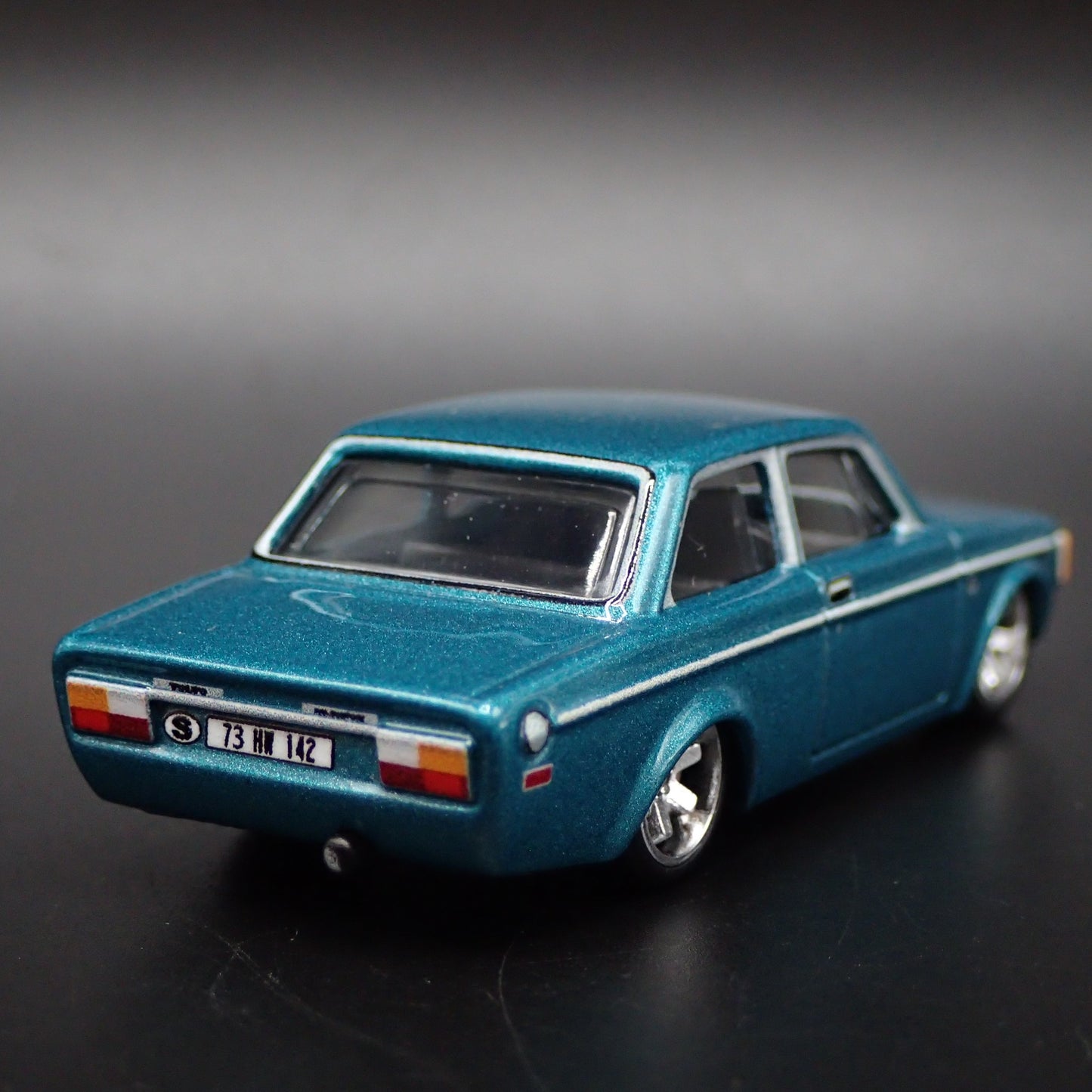 1973 73 VOLVO 142 GL 2 TWO DOOR GREEN 1:64 SCALE COLLECTIBLE DIECAST MODEL CAR