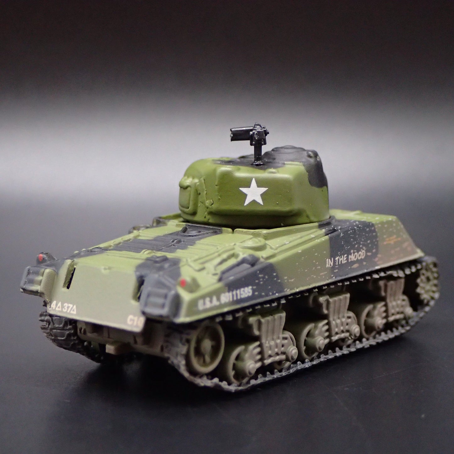 WWII M4A3 SHERMAN TANK ARMY MILITARY WAR DADDY 1:100 SCALE DIECAST MODEL CAR