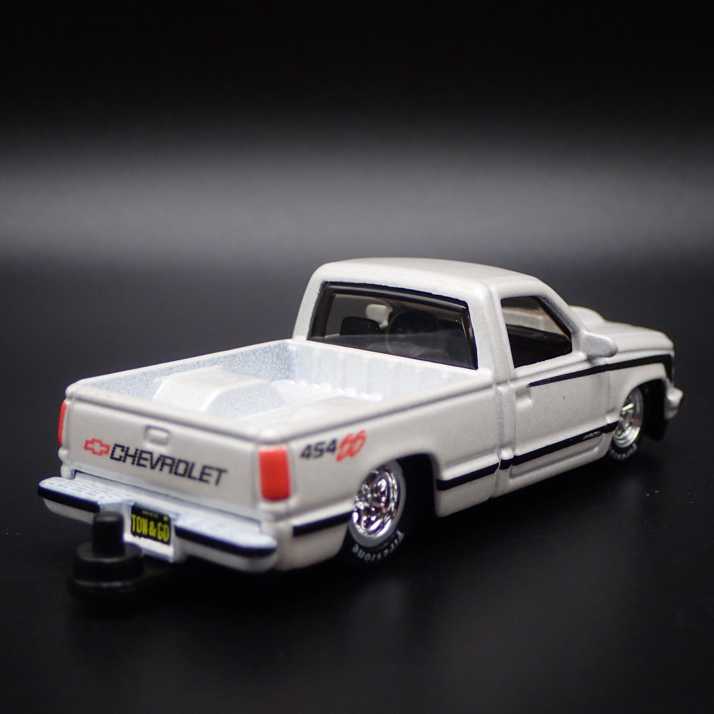 1993 93 CHEVY CHEVROLET SS 454 PICKUP TRUCK W HITCH 1:64 SCALE DIECAST MODEL CAR