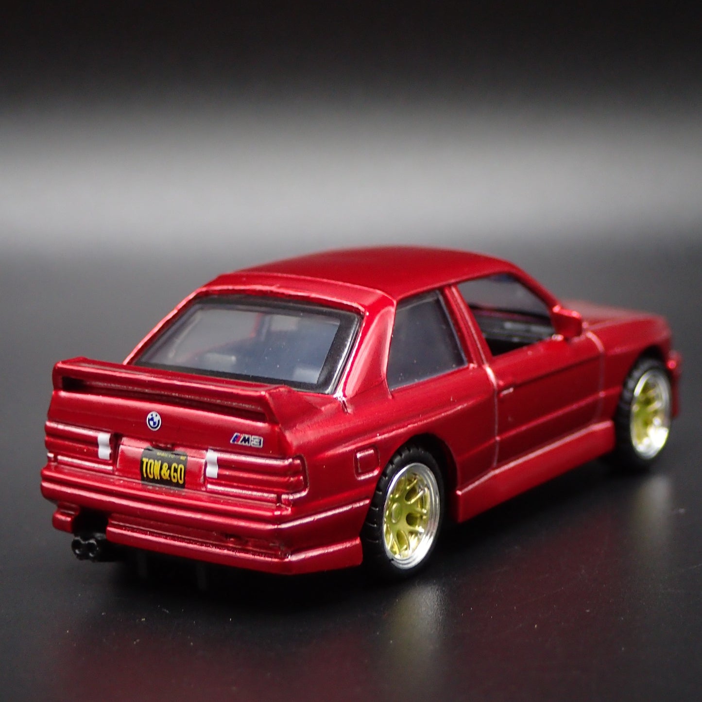 1986-1991 BMW M3 E30 1:64 SCALE COLLECTIBLE DIORAMA DIECAST MODEL CAR
