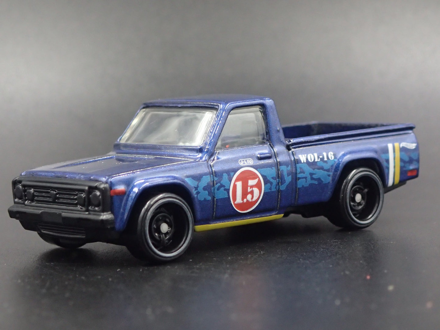 1974-1977 MAZDA REPU PICKUP TRUCK YOKOHAMA 1:64 SCALE DIORAMA DIECAST MODEL CAR