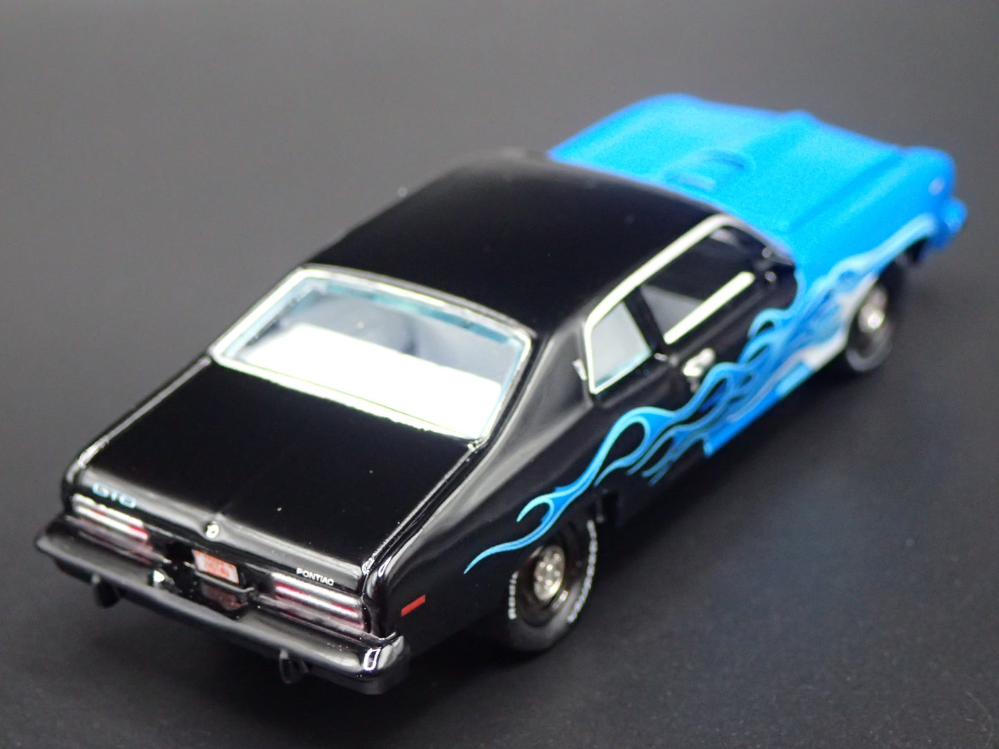 1974 74 PONTIAC GTO MUSCLE CAR 1:64 SCALE COLLECTIBLE DIORAMA DIECAST MODEL CAR