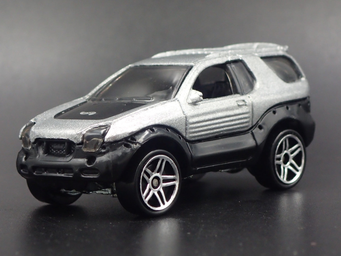1997-2001 ISUZU VEHICROSS SUV 1:64 SCALE COLLECTIBLE DIORAMA DIECAST MODEL CAR