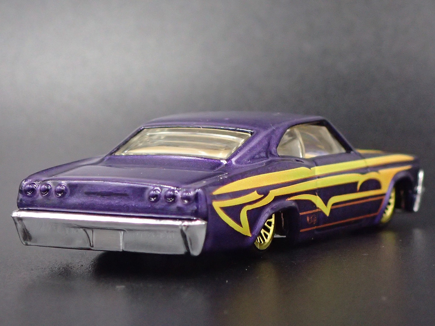 1965 65 CHEVY CHEVROLET IMPALA 1:64 SCALE COLLECTIBLE DIORAMA DIECAST MODEL CAR