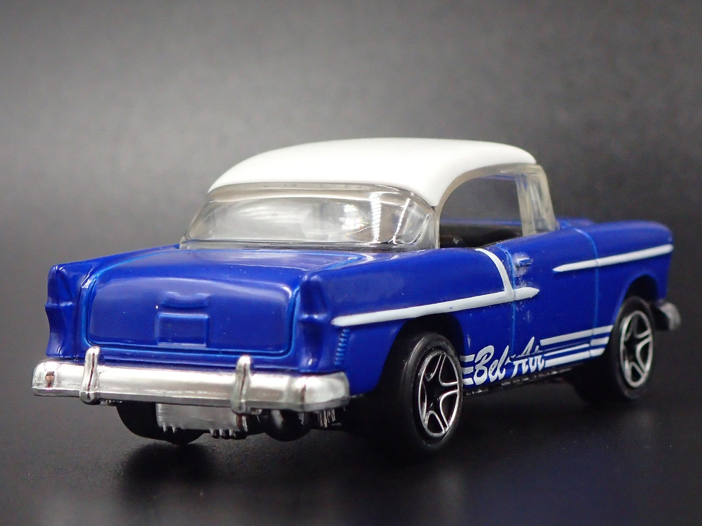 1955 55 CHEVY CHEVROLET BEL AIR 1:64 SCALE COLLECTIBLE DIORAMA DIECAST MODEL CAR