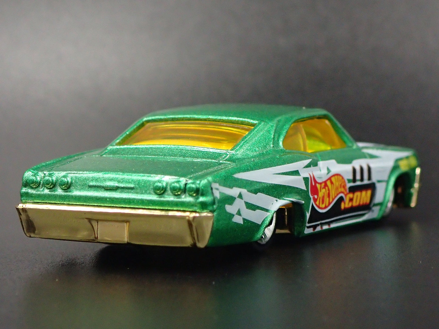 1965 65 CHEVY CHEVROLET IMPALA 1:64 SCALE COLLECTIBLE DIORAMA DIECAST MODEL CAR