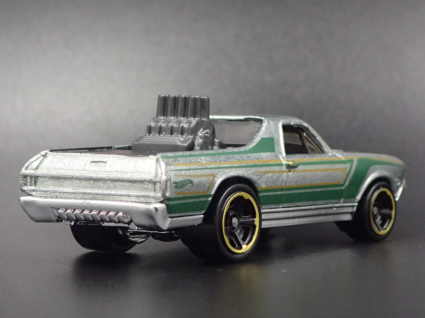 1968 68 CHEVY CHEVROLET EL CAMINO SILVER 1:64 SCALE DIORAMA DIECAST MODEL CAR