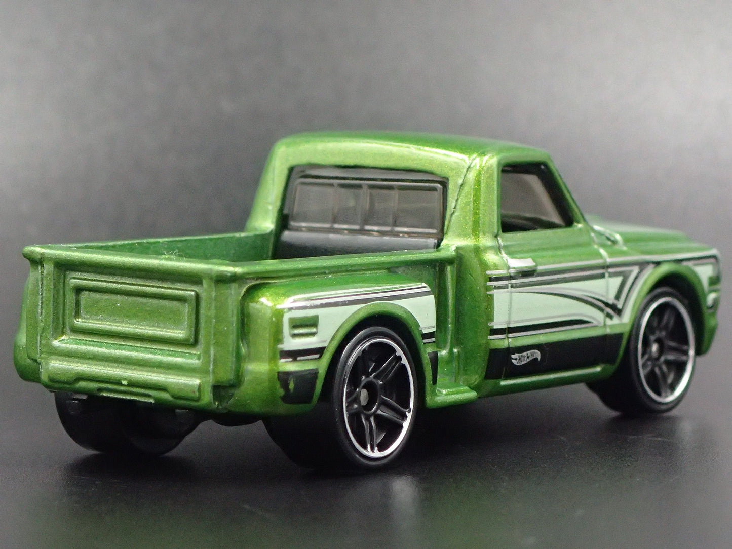 1969 69 CHEVY CHEVROLET STEP SIDE PICKUP TRUCK RARE 1:64 SCALE DIECAST MODEL CAR