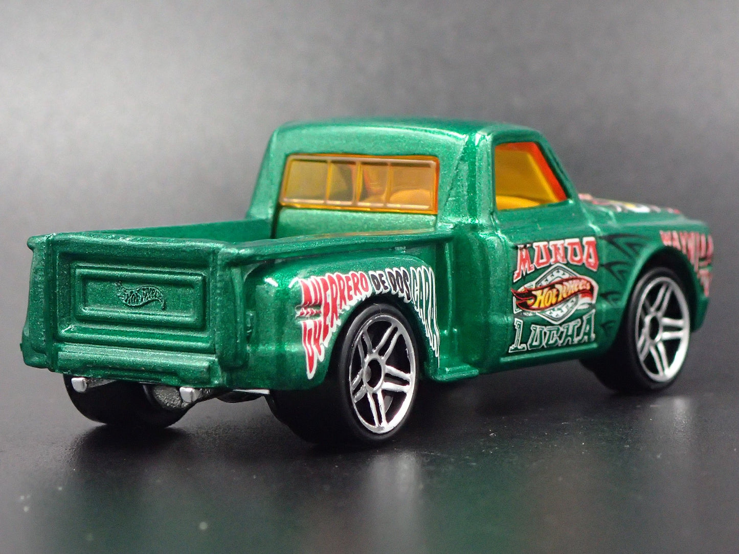 1969 69 CHEVY CHEVROLET STEP SIDE PICKUP TRUCK RARE 1:64 SCALE DIECAST MODEL CAR