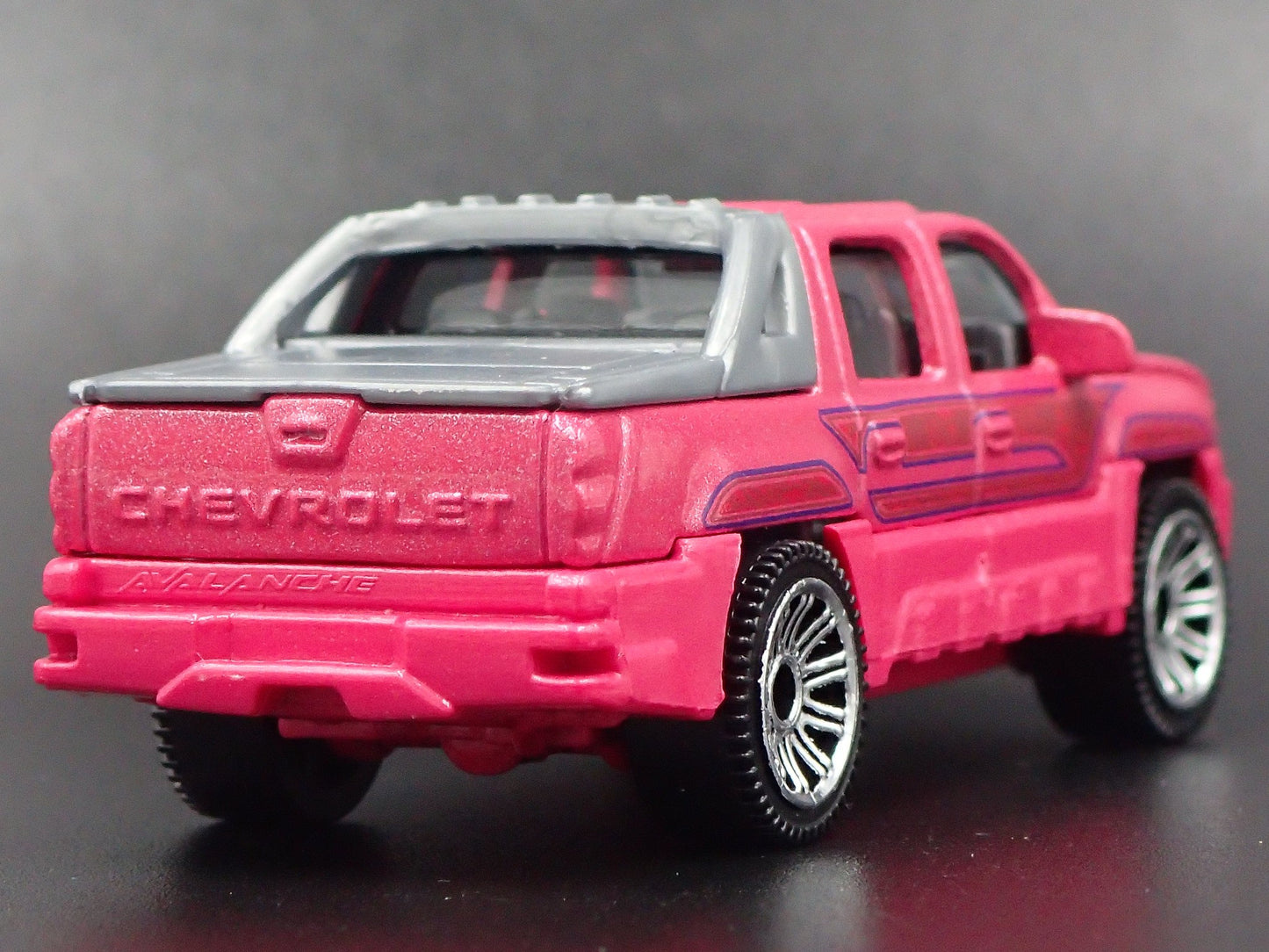2001-2006 CHEVY CHEVROLET AVALANCHE PICKUP TRUCK 1:64 SCALE DIECAST MODEL CAR