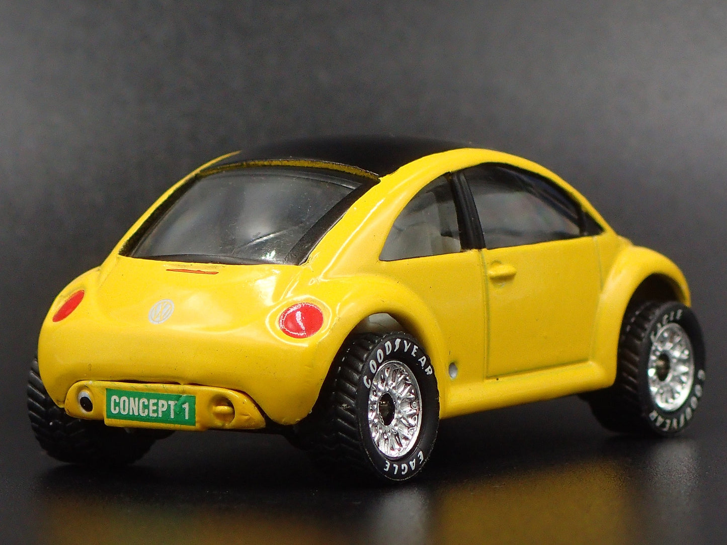 1998-2011 VW VOLKSWAGEN NEW BEETLE BUG YELLOW 1:61 SCALE DIECAST MODEL CAR