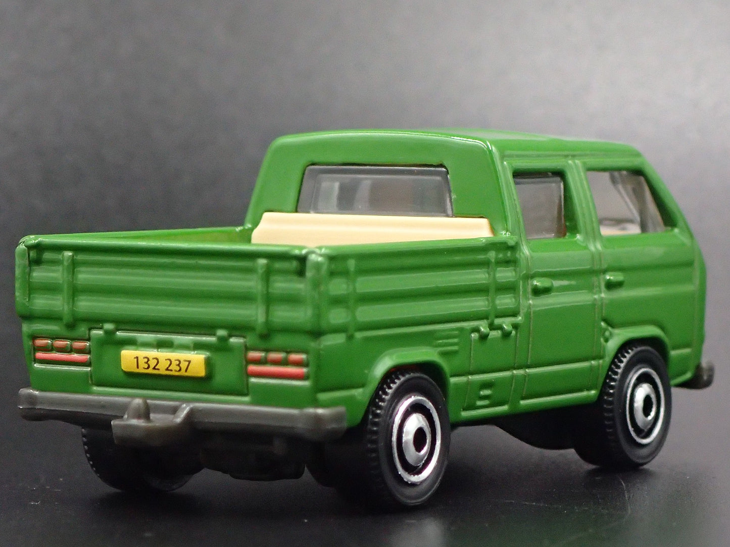 1979-1992 VW VOLKSWAGEN TYPE 2 T3 DOUBLE CAB PICKUP 1:64 SCALE DIECAST MODEL CAR
