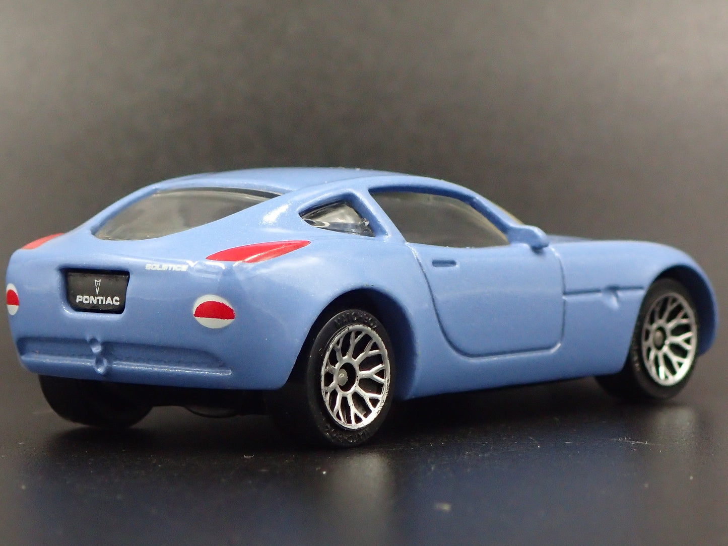 2006-2010 PONTIAC SOLSTICE RARE 1:64 SCALE COLLECTIBLE DIORAMA DIECAST MODEL CAR