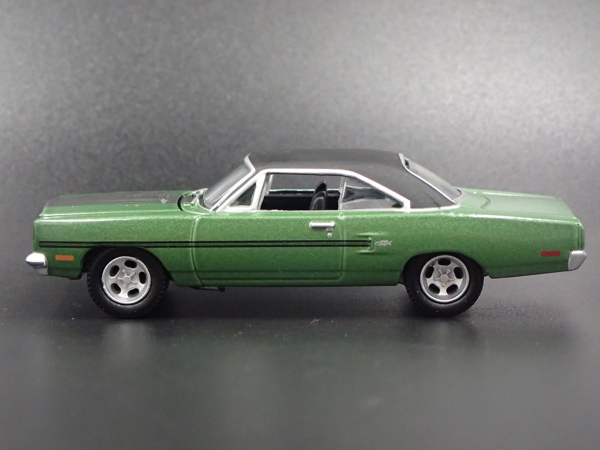 1970 70 PLYMOUTH GTX GREEN 1/64 SCALE COLLECTIBLE DIECAST MODEL CAR