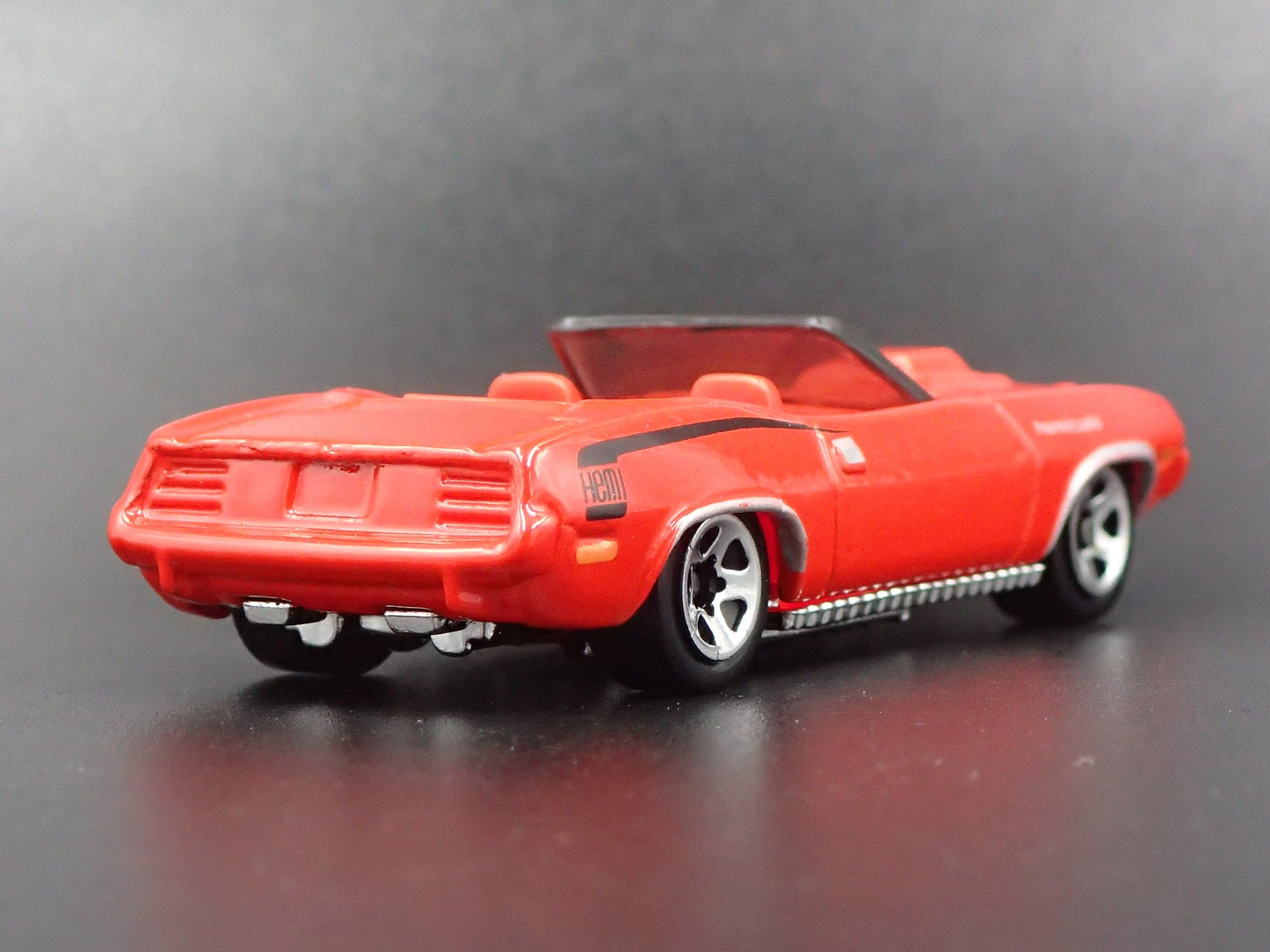 1970 70 PLYMOUTH CUDA CONVERTIBLE RED RARE 1/64 SCALE DIORAMA DIECAST MODEL CAR