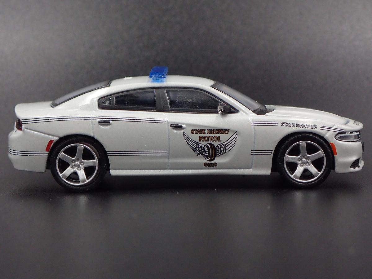 2016 DODGE CHARGER PURSUIT OHIO STATE POLICE RARE 1/64 DIORAMA DIECAST MODEL CAR