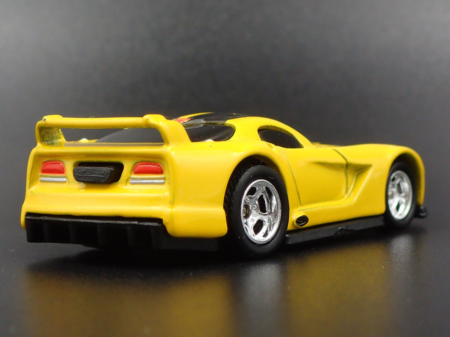 2003-2006 DODGE VIPER GTS-R YELLOW 1:64 SCALE COLLECTIBLE DIECAST MODEL CAR