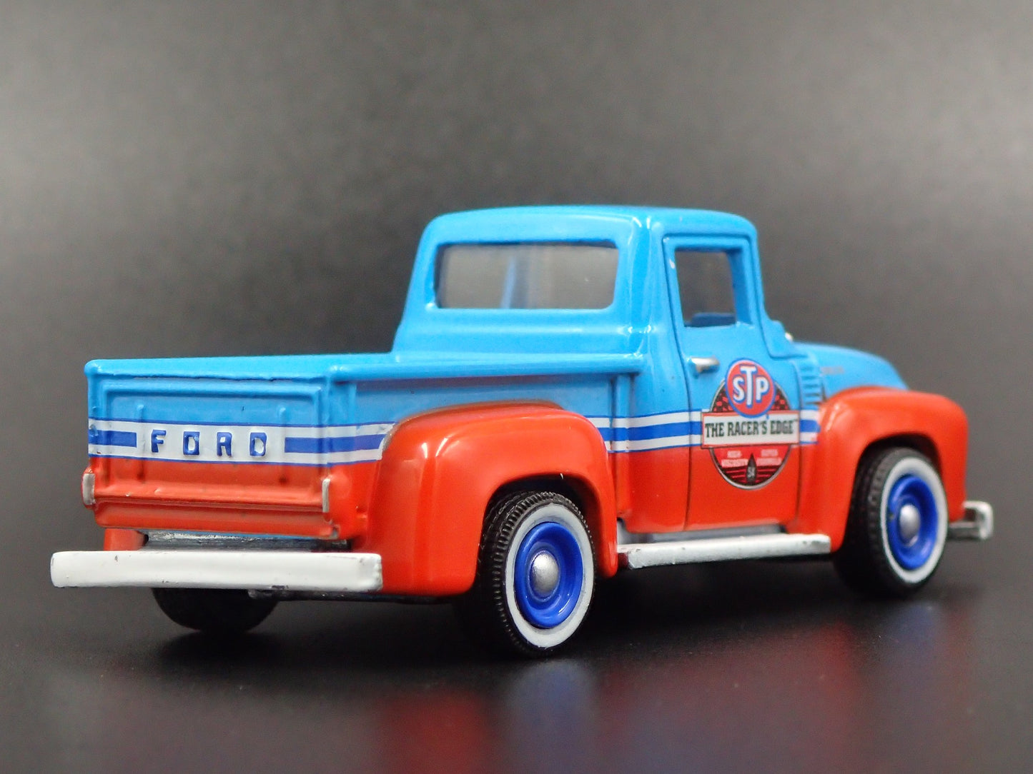 1954 54 FORD PICKUP TRUCK STP 1/64 SCALE COLLECTIBLE DIORAMA DIECAST MODEL CAR