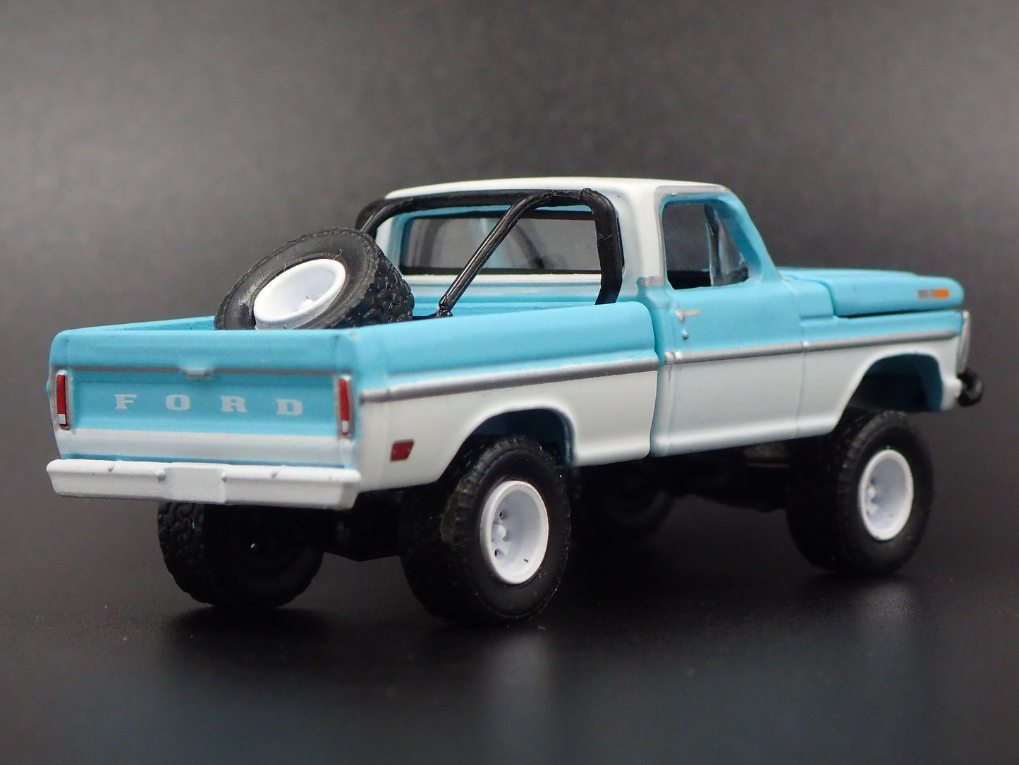 1969 69 FORD F-100 SHORT BED 4X4 PICK UP TRUCK RARE 1/64 SCALE DIECAST MODEL CAR