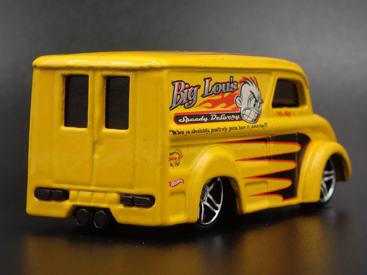 1937 - 1986 DIVCO DAIRY DELIVERY MILK TRUCK YELLOW 1:64 SCALE DIECAST MODEL CAR