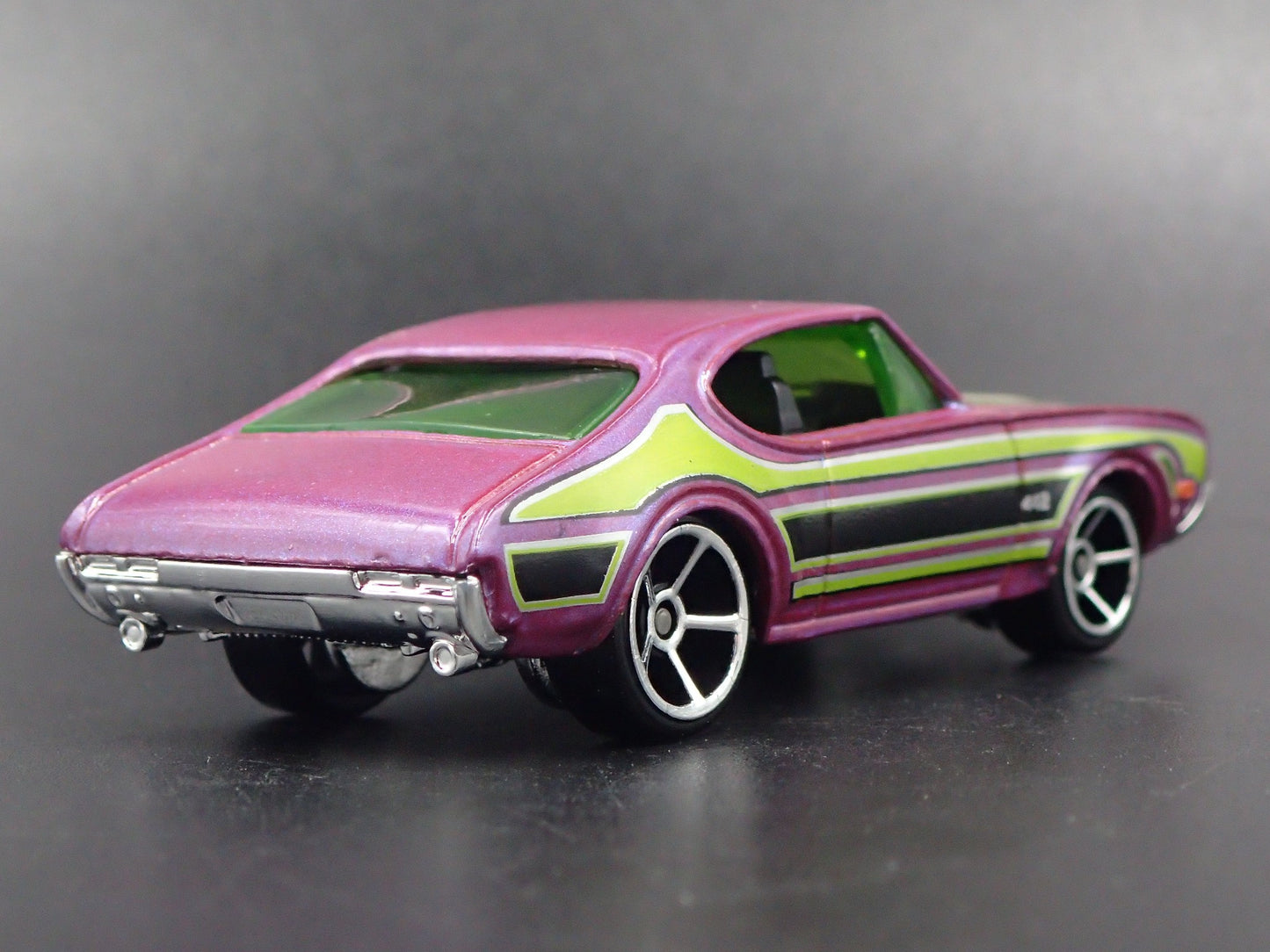 1968 68 OLDS OLDSMOBILE 442 PURPLE 1/64 SCALE COLLECTIBLE DIECAST MODEL CAR