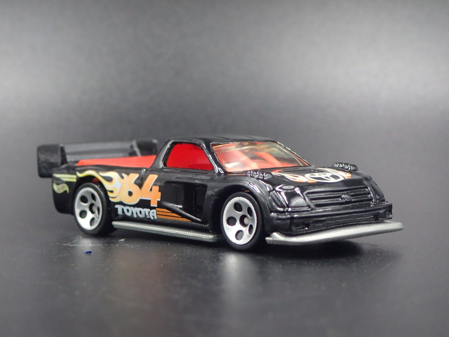 TOYOTA PIKES PEAK TACOMA RACE PICKUP TRUCK 1:64 SCALE DIORAMA DIECAST MODEL CAR