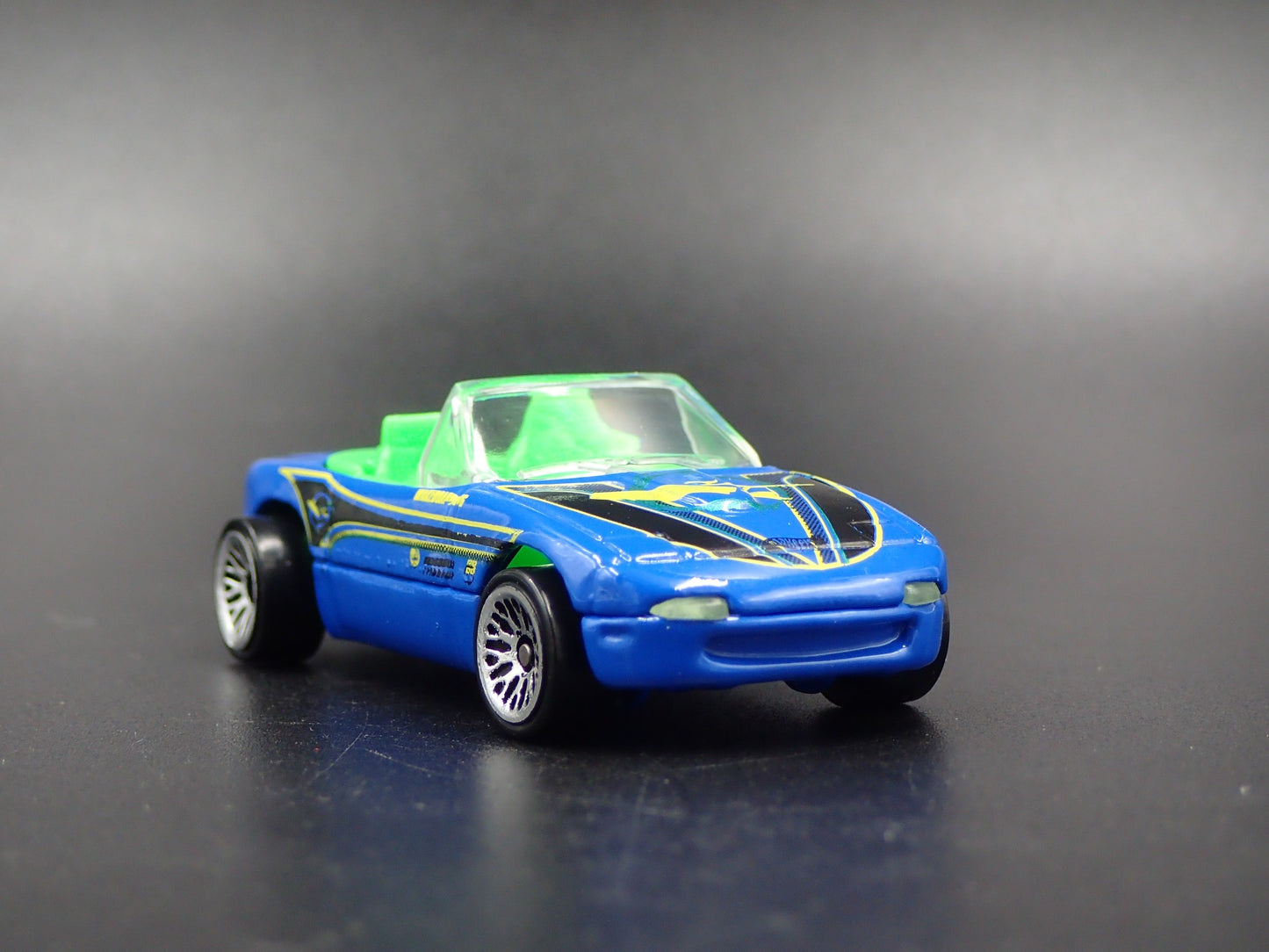 1989-1997 MAZDA MX5 MIATA CONVERTIBLE NA 1:64 SCALE DIORAMA DIECAST MODEL CAR