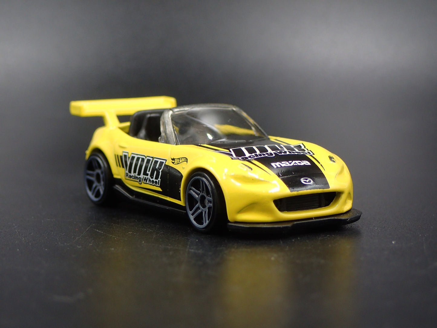 2015-2025 MAZDA MX5 MIATA CONVERTIBLE ND 1:64 SCALE DIORAMA DIECAST MODEL CAR