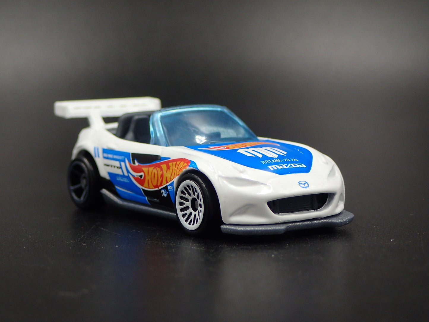 2015-2025 MAZDA MX5 MIATA CONVERTIBLE ND 1:64 SCALE DIORAMA DIECAST MODEL CAR