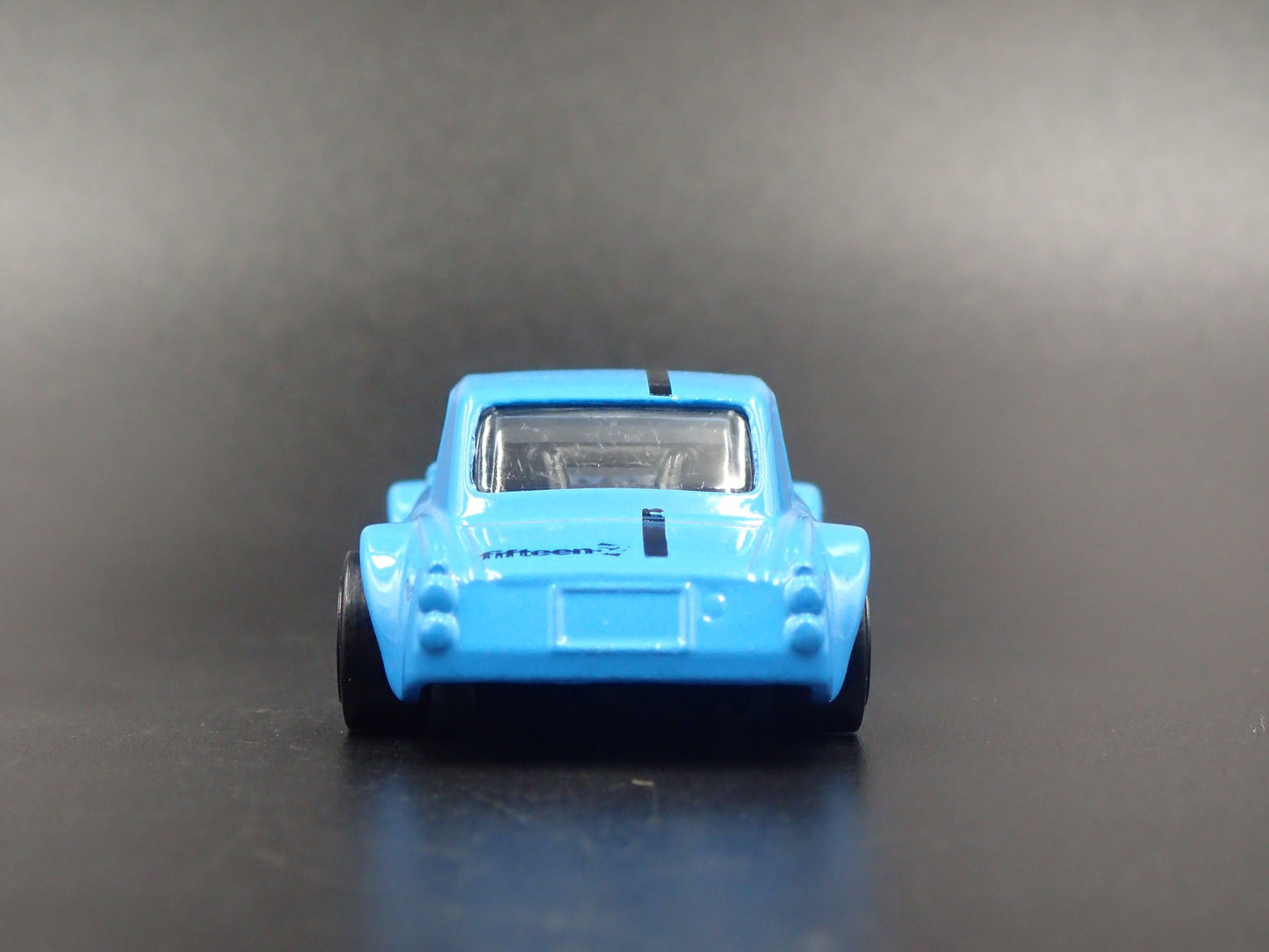 1967-1970 DATSUN FAIRLADY 2000 FIFTEEN 52 1:64 SCALE DIORAMA DIECAST MODEL CAR