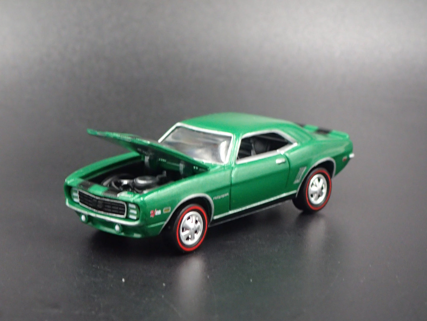 1969 69 CHEVY CHEVROLET CAMARO Z28 RS 1:64 SCALE COLLECTIBLE DIECAST MODEL CAR