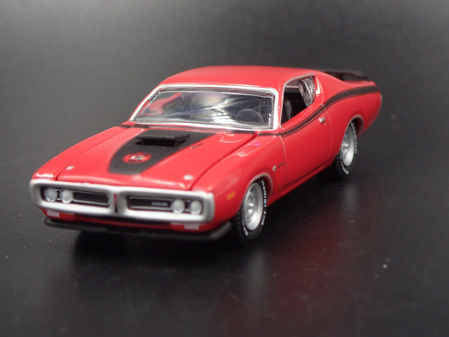 1971 71 DODGE CHARGER SUPER BEE RED 1:64 SCALE DIORAMA DIECAST MODEL CAR
