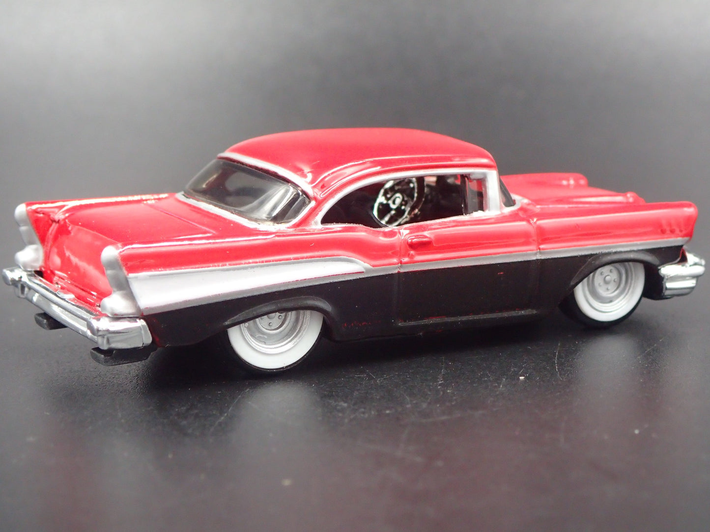 1957 57 CHEVY CHEVROLET BEL AIR 1:64 SCALE COLLECTIBLE DIORAMA DIECAST MODEL CAR