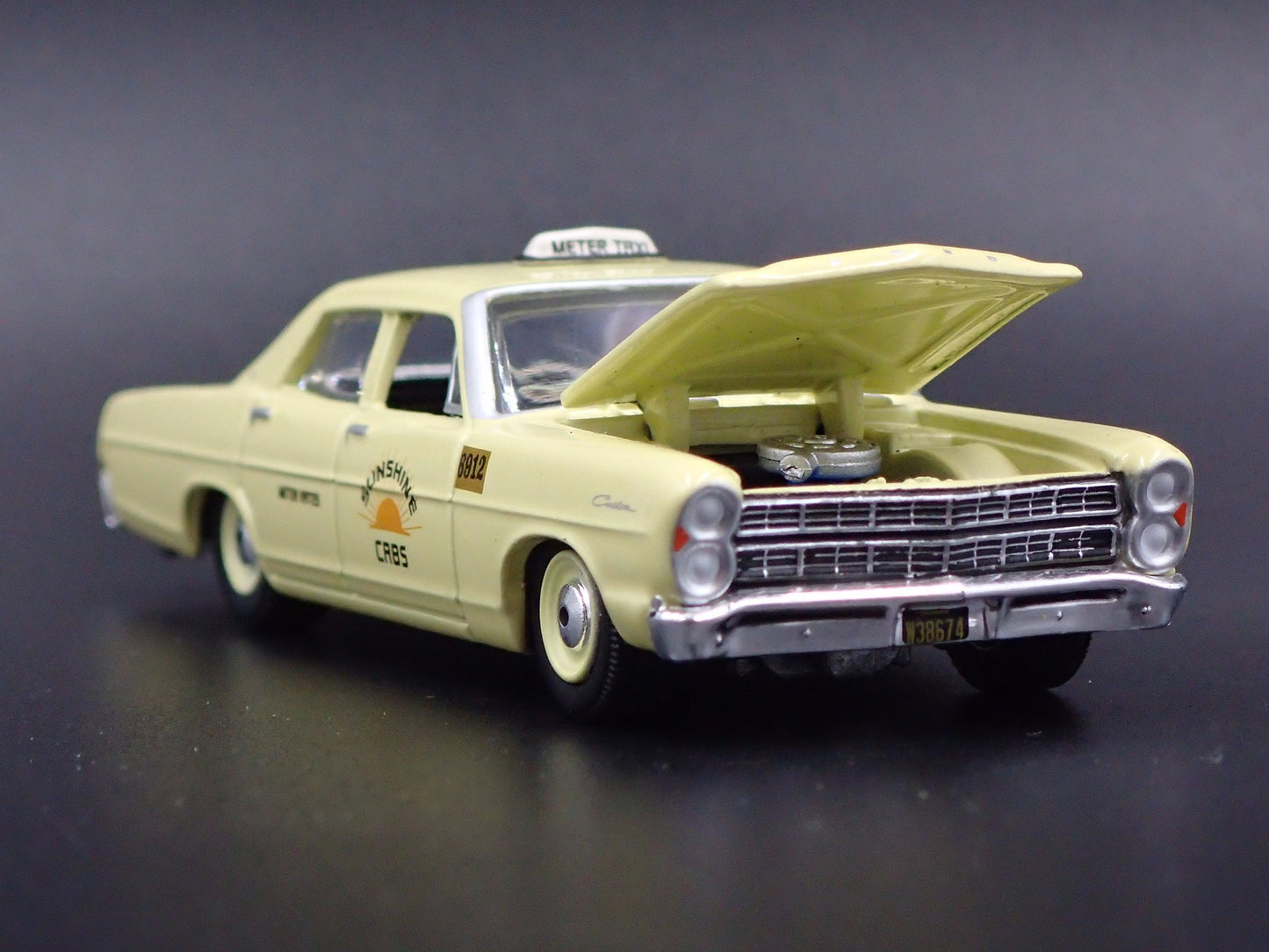 1967 67 FORD CUSTOM "SUNSHINE CABS" TAXI MCQUEEN BULLITT 1:64 DIECAST MODEL CAR
