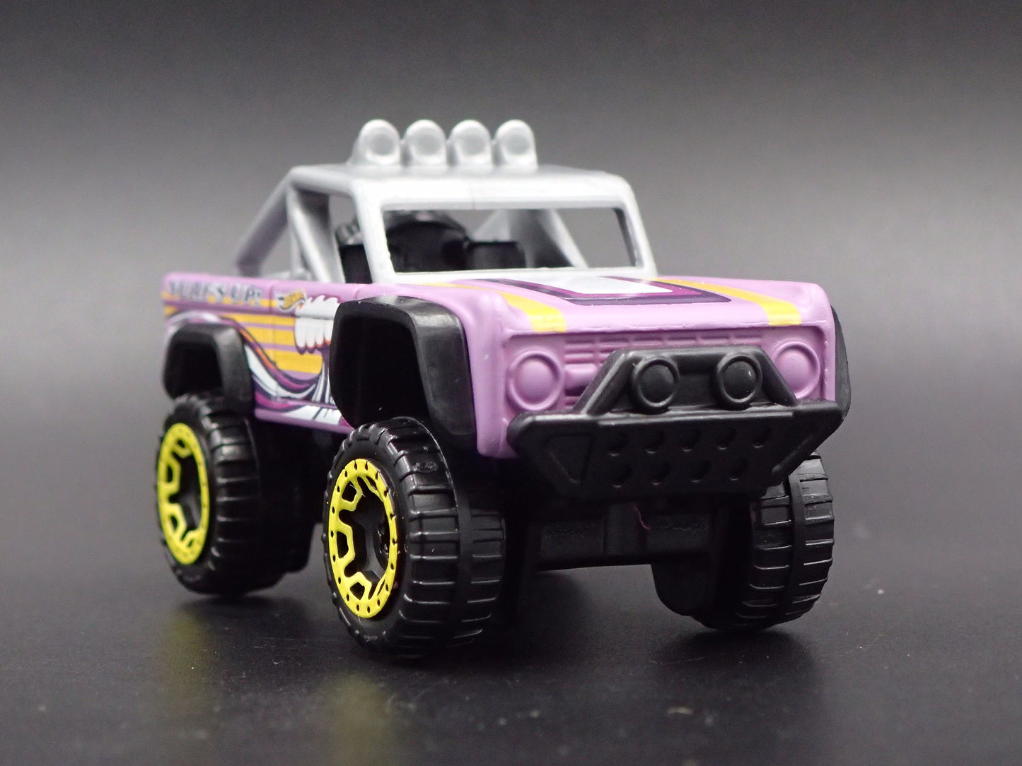 1966-1977 FORD BRONCO 4X4 OFF ROAD CUSTOM PURPLE 1:64 SCALE DIECAST MODEL CAR
