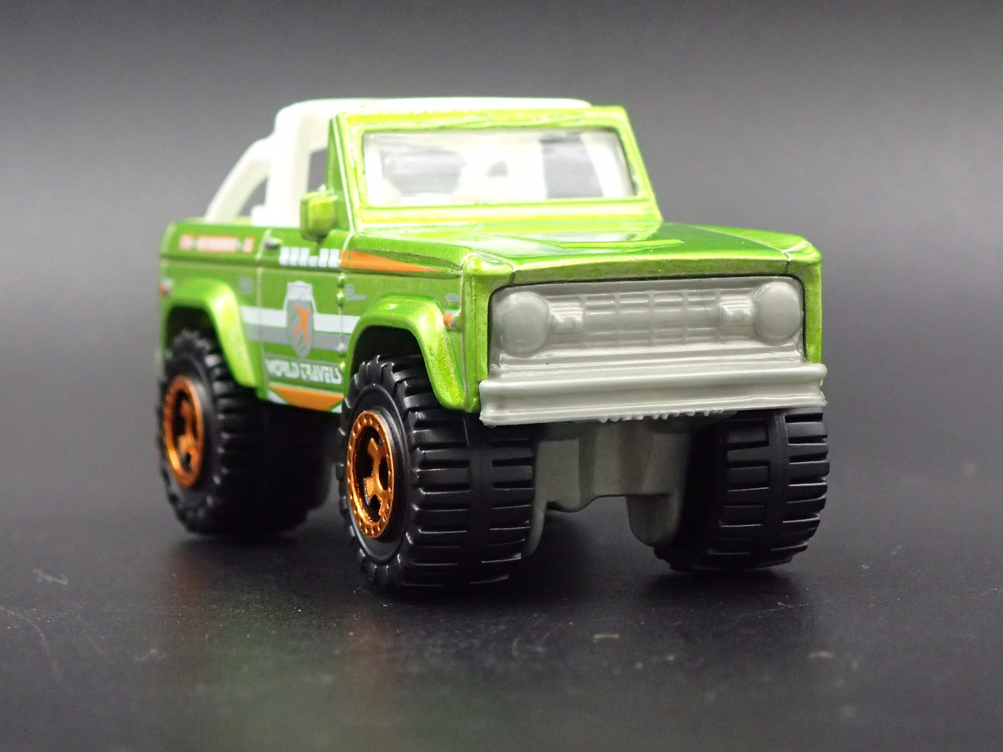 1972 72 FORD BRONCO OFF ROAD 4X4 w HITCH GREEN1:64 SCALE DIECAST MODEL CAR