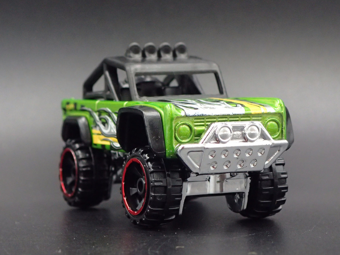 1966-1977 FORD BRONCO 4X4 OFF ROAD CUSTOM GREEN 1:64 SCALE DIECAST MODEL CAR