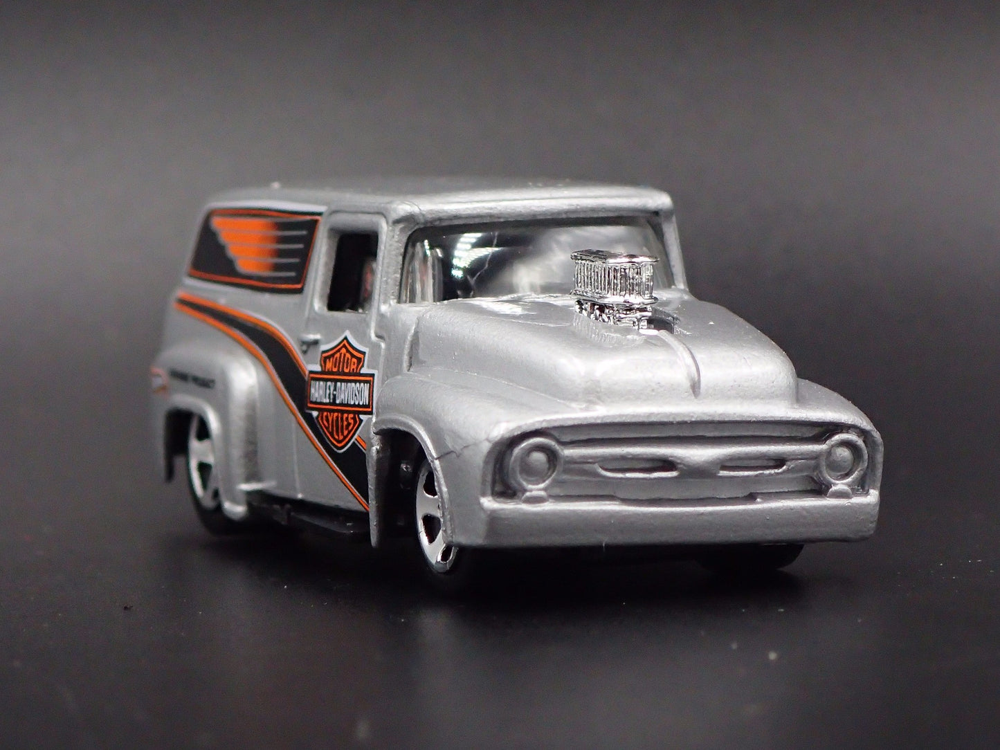 1956 FORD F100 PANEL DELIVERY VAN HARLEY DAVIDSON 1:64 SCALE DIECAST MODEL CAR