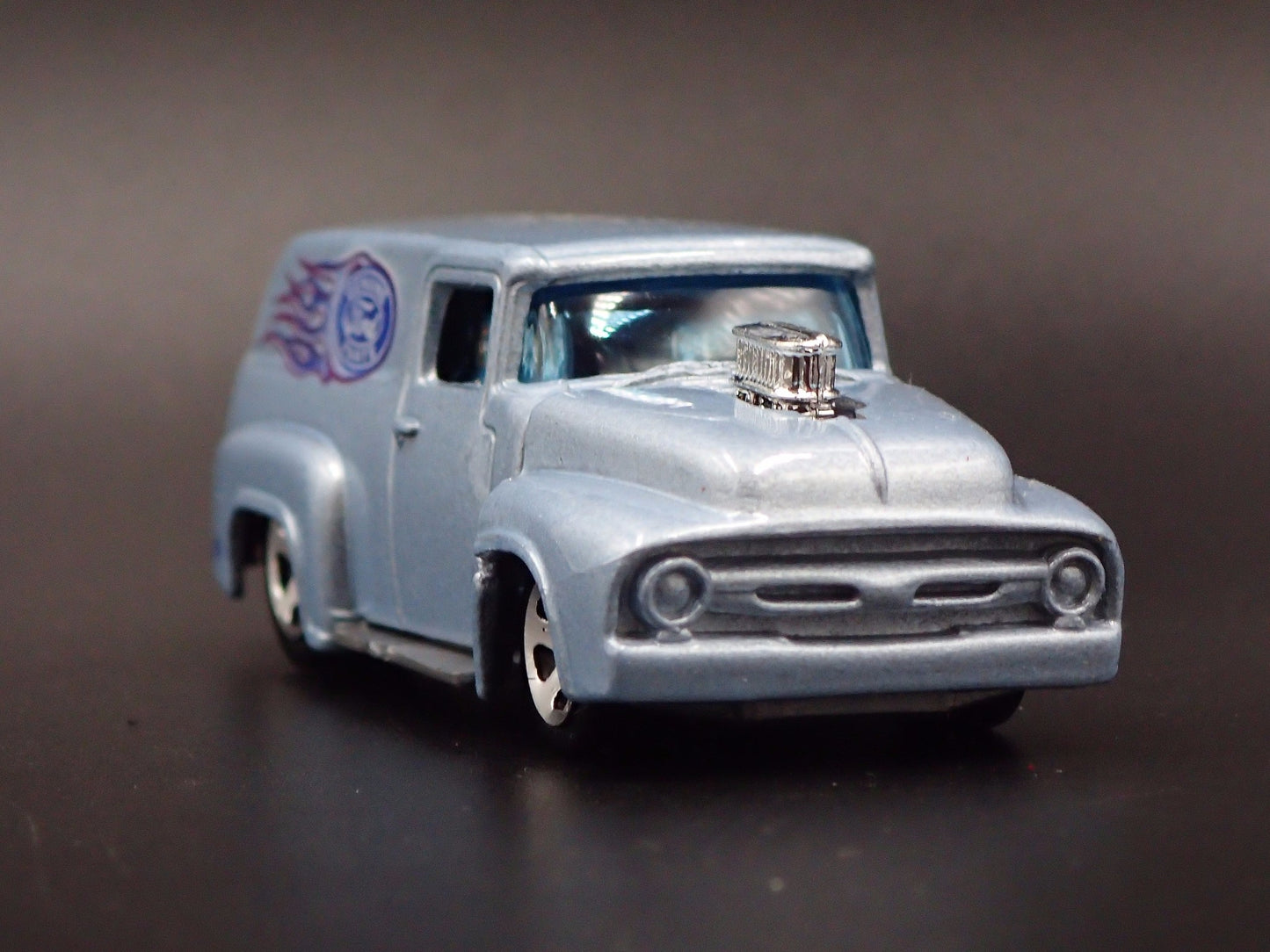 1956 56 FORD F100 PANEL DELIVERY VAN BLUE 1:64 SCALE DIORAMA DIECAST MODEL CAR