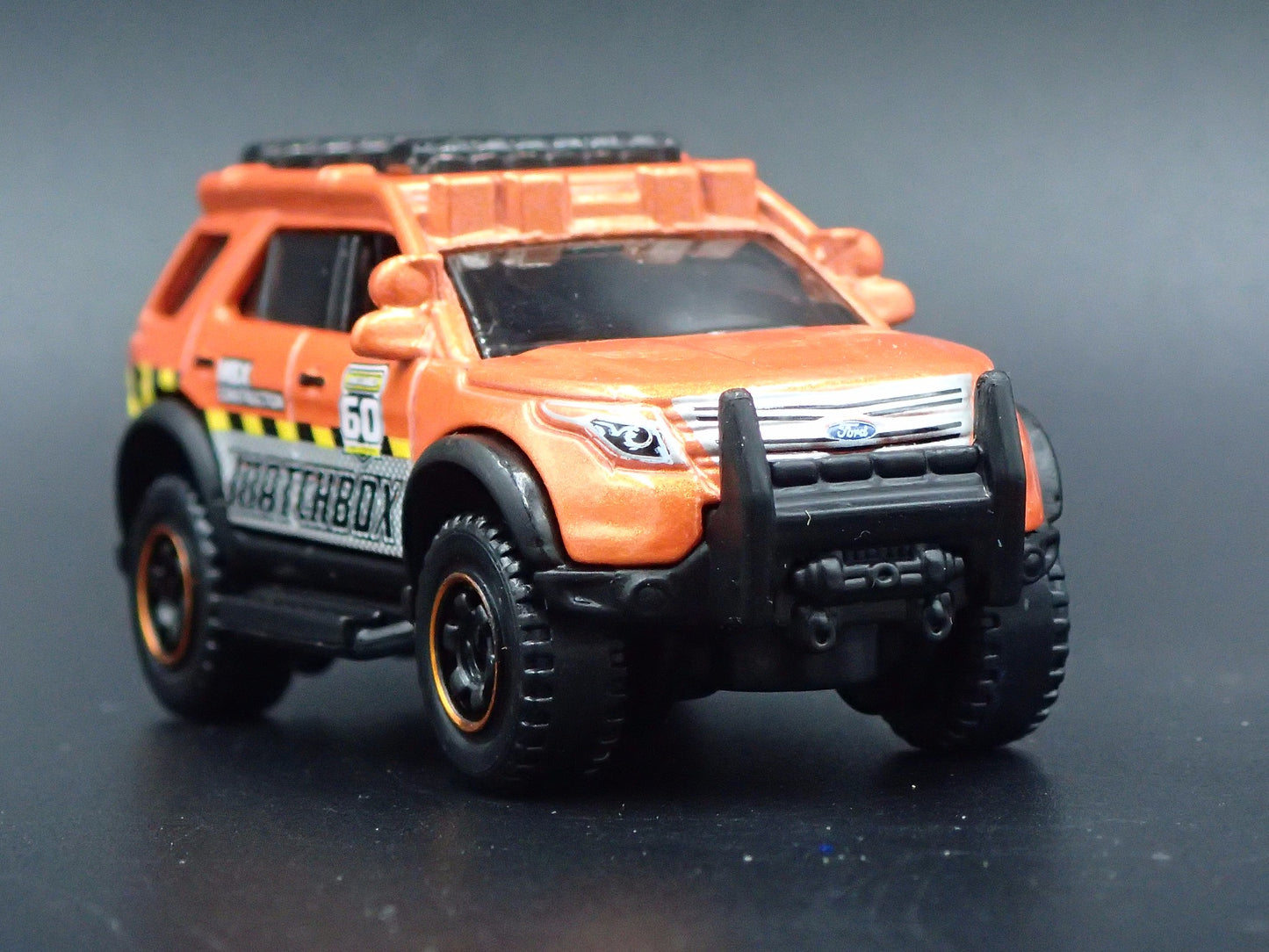 2011-2019 FORD EXPLORER ORANGE 1:70 SCALE COLLECTIBLE DIORAMA DIECAST MODEL CAR