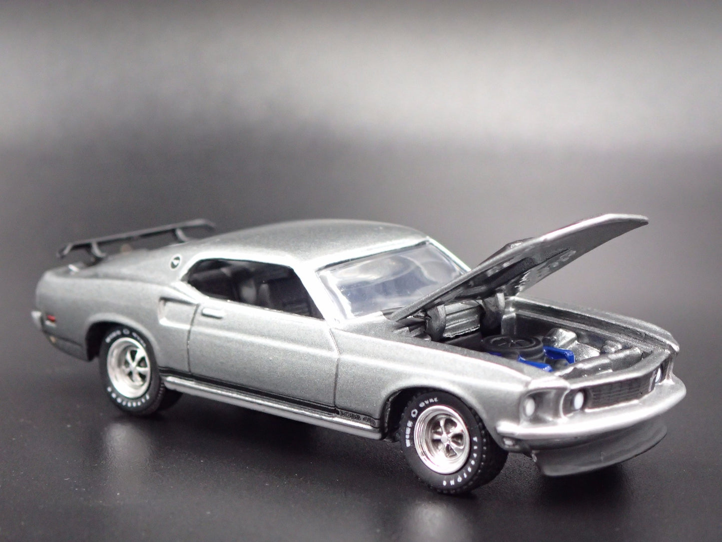 1969 69 FORD MUSTANG BOSS 429 FASTBACK 1/64 SCALE COLLECTIBLE DIECAST MODEL CAR